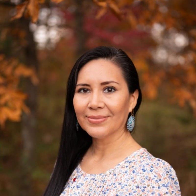 Headshot photo of Silvia Usuriaga.